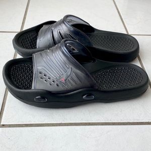 FIREFLY Men’s Black Waterproof Flip Flop Sandals